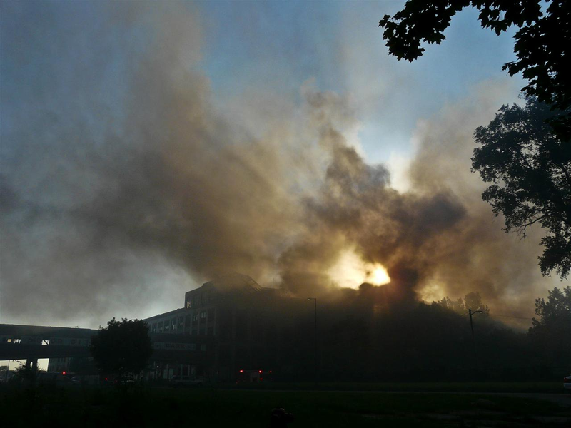 Illustration for article titled Abandoned Detroit Packard Auto Plant Catches Fire